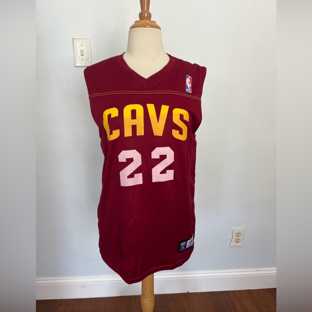 CAVS Cleveland Cavaliers Reversible Jersey Youth Size Large S‎